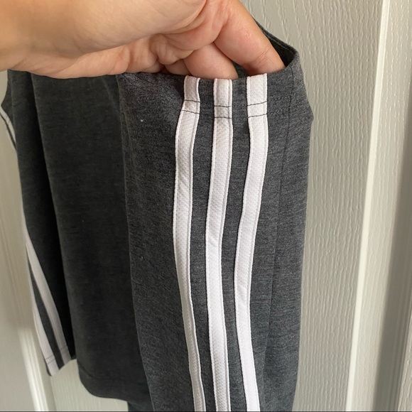 Adidas Aeroready Activewear Side Stripe Poly Blend Tank Top Grey+White Sz M NWT - Picture 4 of 10